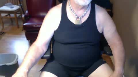 Snapshot of chgodad chatting on October 6, 7:29 pm chgodad online show from October 6, 7:29 pm