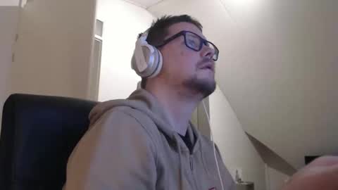 chillzonecam online show from March 6, 6:38 pm