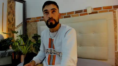 chris_kizz online show from January 12, 10:43 pm