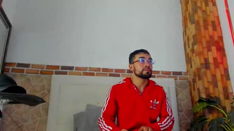 chris_kizz online show from December 5, 11:16 am