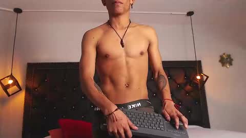 Chris Weell online show from December 10, 8:27 pm