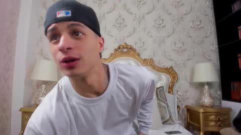 Chris online show from December 16, 7:32 pm