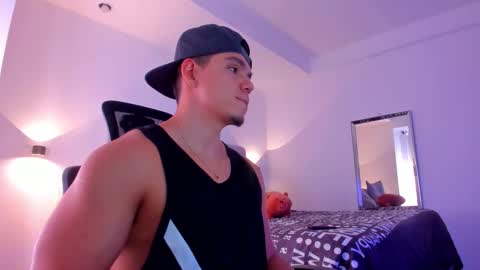 chrismorgan24 online show from October 20, 9:08 pm