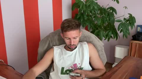 chrissheller online show from July 11, 11:34 am