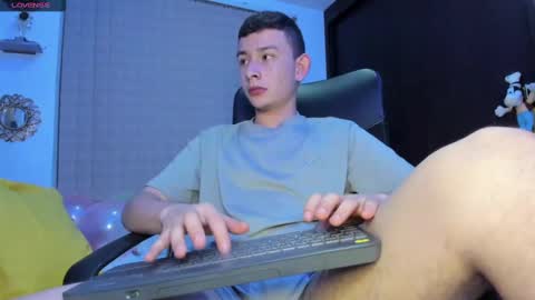 christmiller_1 online show from February 16, 5:04 am