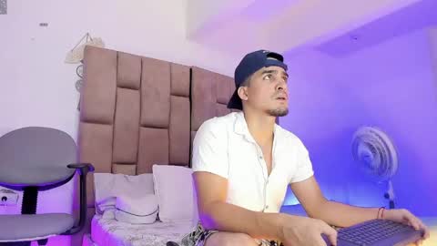 christopher online show from May 28, 7:12 pm