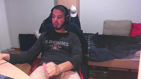 Chromefox123 online show from December 15, 7:55 pm