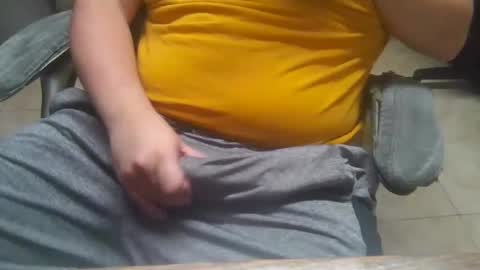 chubbycub14 online show from December 12, 8:21 pm