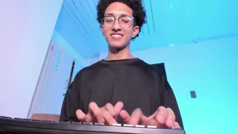 cj_davis1 online show from May 28, 4:10 am