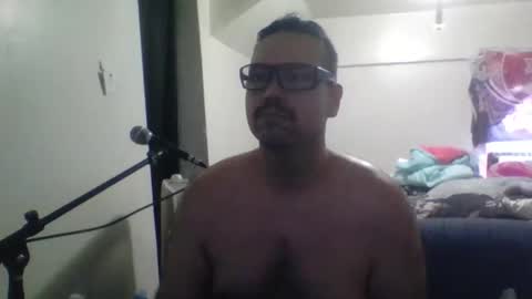 clark_kent1986 online show from April 24, 9:17 pm