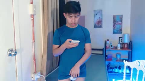 clyde_twinkx online show from April 18, 2:46 am