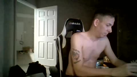 Snapshot of cmypenis chatting on December 22, 3:33 am Master Bates online show from December 22, 3:33 am