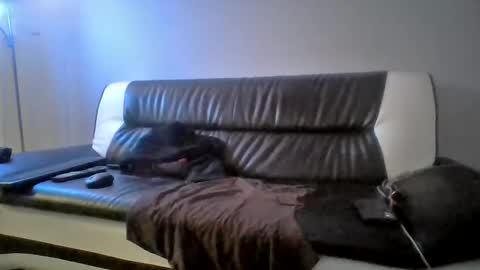 Snapshot of cmypenis chatting on December 3, 2:12 am Master Bates online show from December 3, 2:12 am