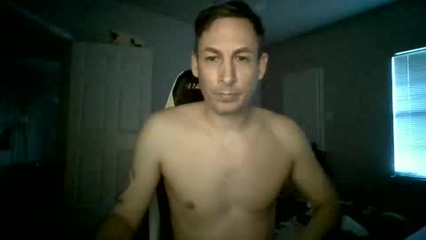 Snapshot of cmypenis chatting on January 22, 11:43 pm Master Bates online show from January 22, 11:43 pm