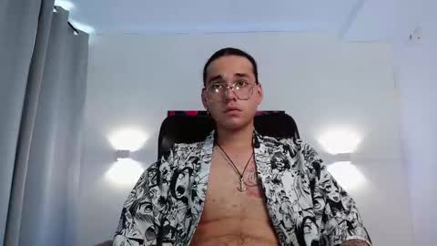 Snapshot of colecruz chatting on October 20, 7:18 pm Cole online show from October 20, 7:18 pm
