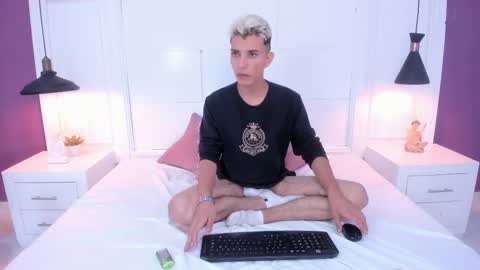 COLLEMAN online show from January 24, 11:37 am