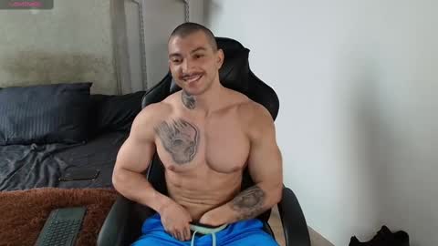 colombianmuscle8 online show from February 9, 8:45 pm