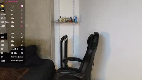 colombianmuscle8 online show from October 8, 2:27 am