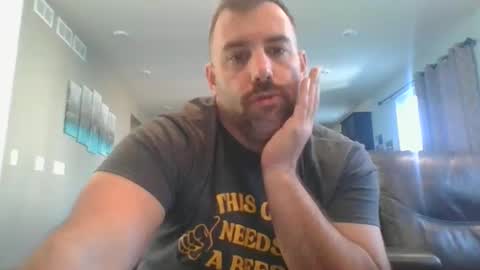 Just me online show from December 3, 4:17 pm