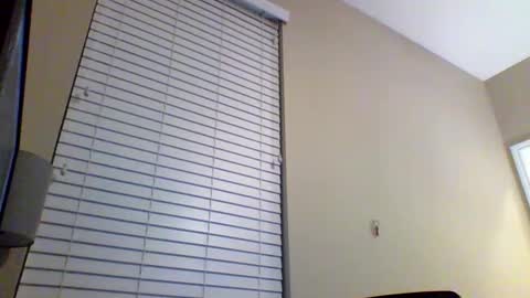Snapshot of cooldude122222 chatting on January 22, 12:59 am cooldude122222 online show from January 22, 12:59 am