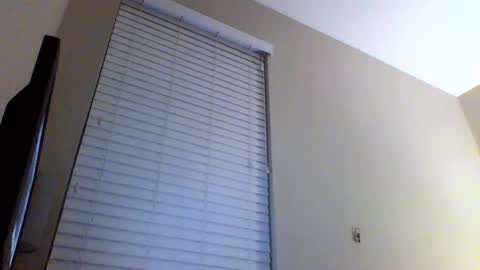 Snapshot of cooldude122222 chatting on February 19, 1:18 am cooldude122222 online show from February 19, 1:18 am