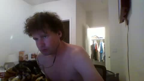 Snapshot of cooldude122222 chatting on September 17, 2:56 am cooldude122222 online show from September 17, 2:56 am