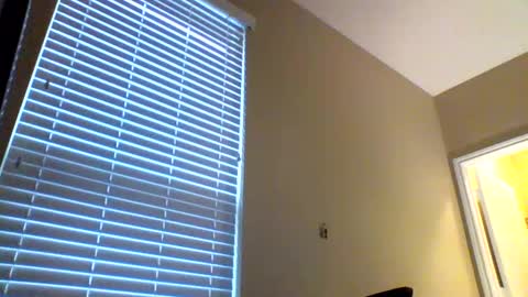 Snapshot of cooldude122222 chatting on February 11, 3:18 pm cooldude122222 online show from February 11, 3:18 pm