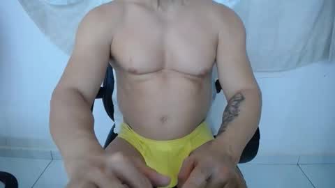 Snapshot of corolaxxl chatting on October 14, 12:28 am corolaxxl online show from October 14, 12:28 am