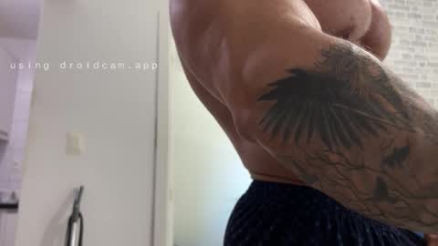 couplemuscle40 online show from March 5, 4:03 pm