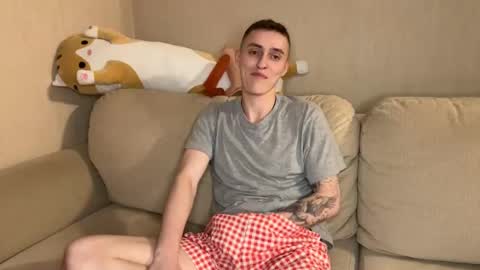 Snapshot of crazybottom99 chatting on January 11, 7:05 pm Alex online show from January 11, 7:05 pm