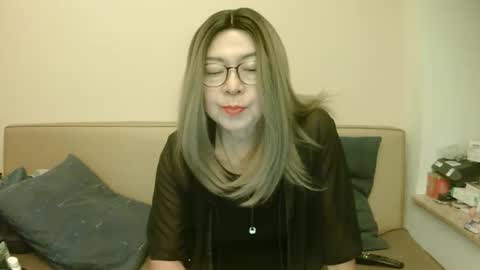 Kelly   online show from October 3, 6:02 pm