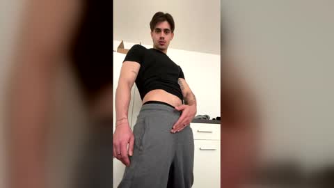 crazydickboy3 online show from April 14, 9:42 am