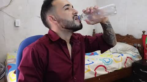 Snapshot of cris_simons chatting on December 22, 7:10 pm cris_simons online show from December 22, 7:10 pm