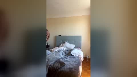 cls online show from April 4, 12:02 pm