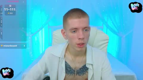 Snapshot of cristian__dior chatting on October 24, 6:20 pm Dima online show from October 24, 6:20 pm
