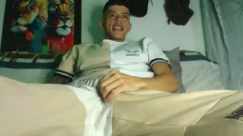 criistofer online show from November 30, 6:15 am