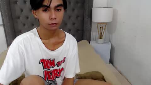 Xyrien online show from October 20, 9:30 pm