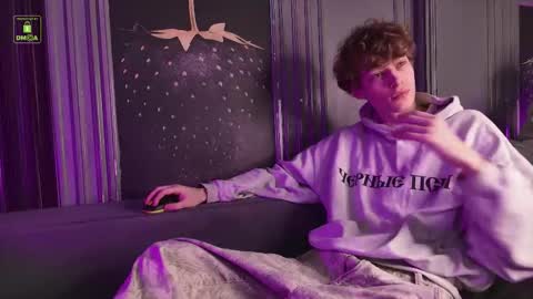 KEVIN online show from March 7, 9:34 pm