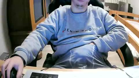 Cuteboy090 online show from March 24, 2:44 pm