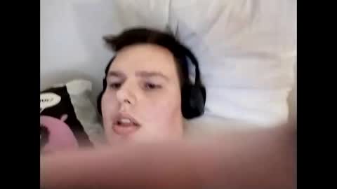 CuteguyBWC92 online show from January 17, 6:33 pm