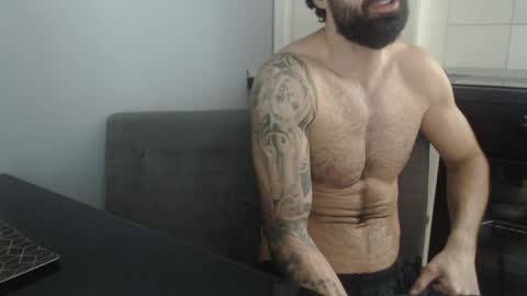 cuteeboy online show from April 3, 1:52 pm