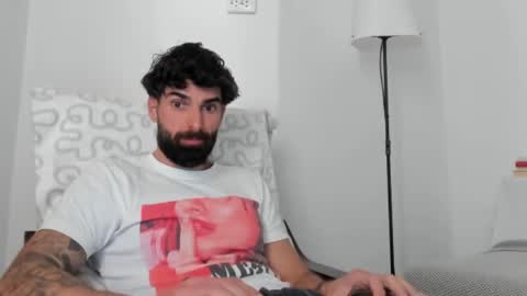 cuteeboy online show from March 8, 9:46 am