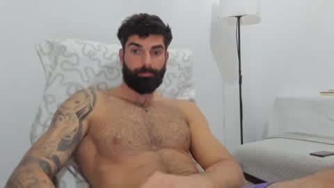 cuteeboy online show from February 4, 5:12 pm