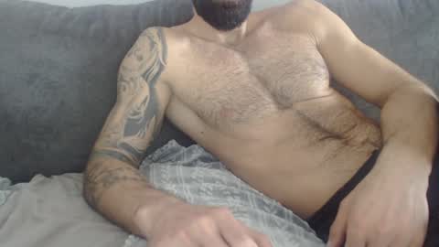 cuteeboy online show from April 1, 10:06 am