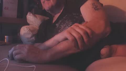 daddiesmonstercock online show from January 10, 2:46 am