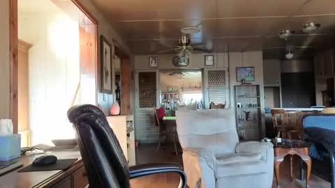 dakit online show from October 18, 3:17 pm