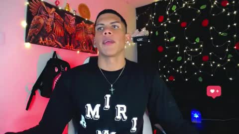 Snapshot of damian_latinxxx chatting on December 24, 2:54 am Damian online show from December 24, 2:54 am