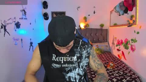 Snapshot of damian_latinxxx chatting on September 29, 3:05 am Damian online show from September 29, 3:05 am