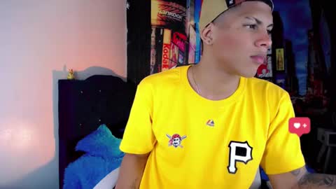 Snapshot of damian_latinxxx chatting on December 10, 4:13 am Damian online show from December 10, 4:13 am