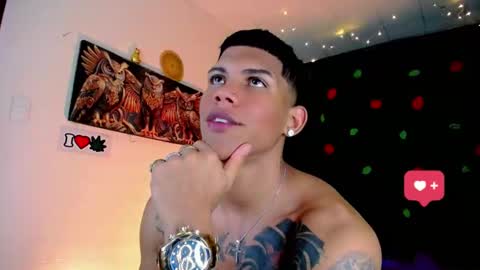 Snapshot of damian_latinxxx chatting on January 8, 12:47 pm Damian online show from January 8, 12:47 pm